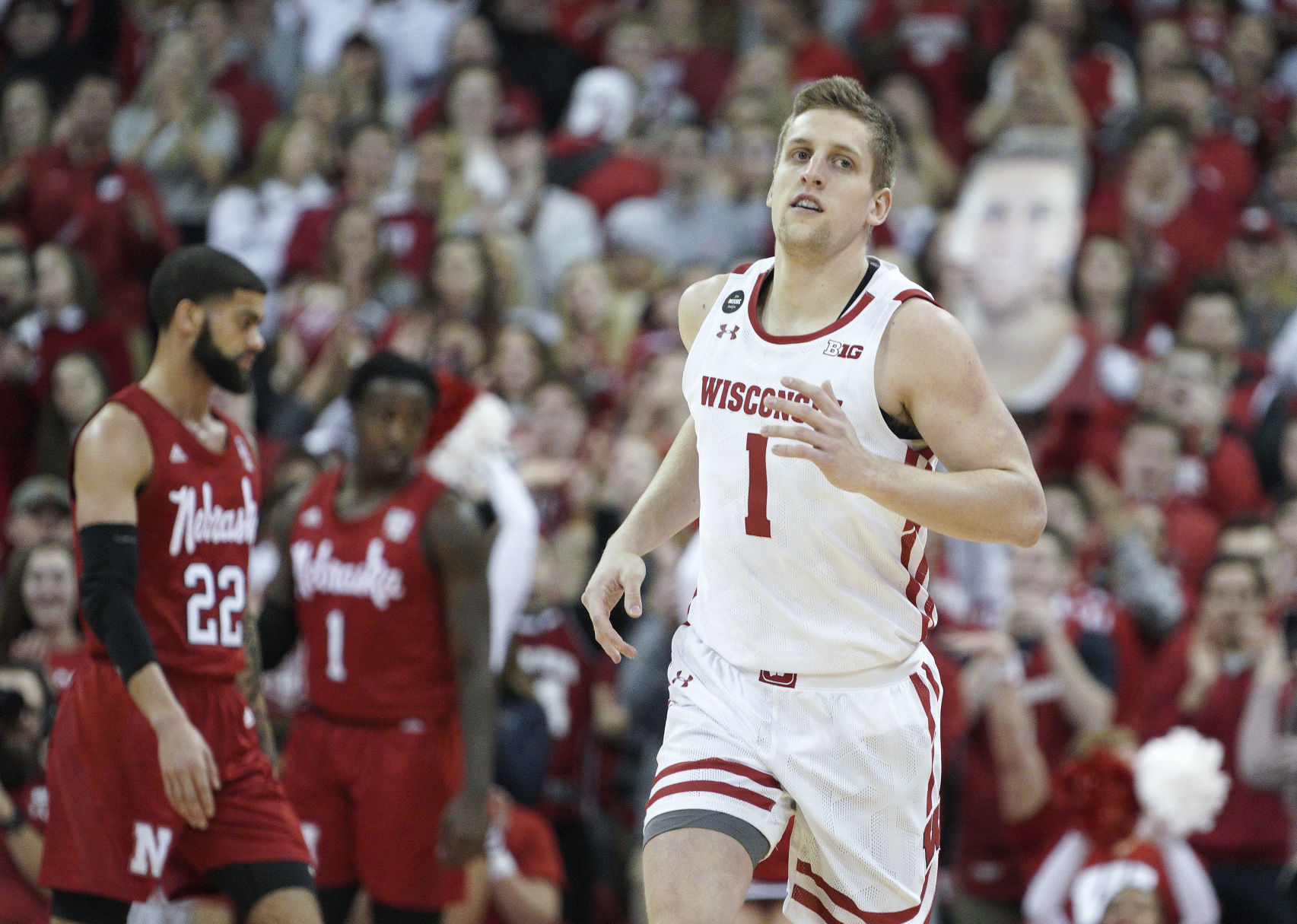 Badgers 82, Cornhuskers 68